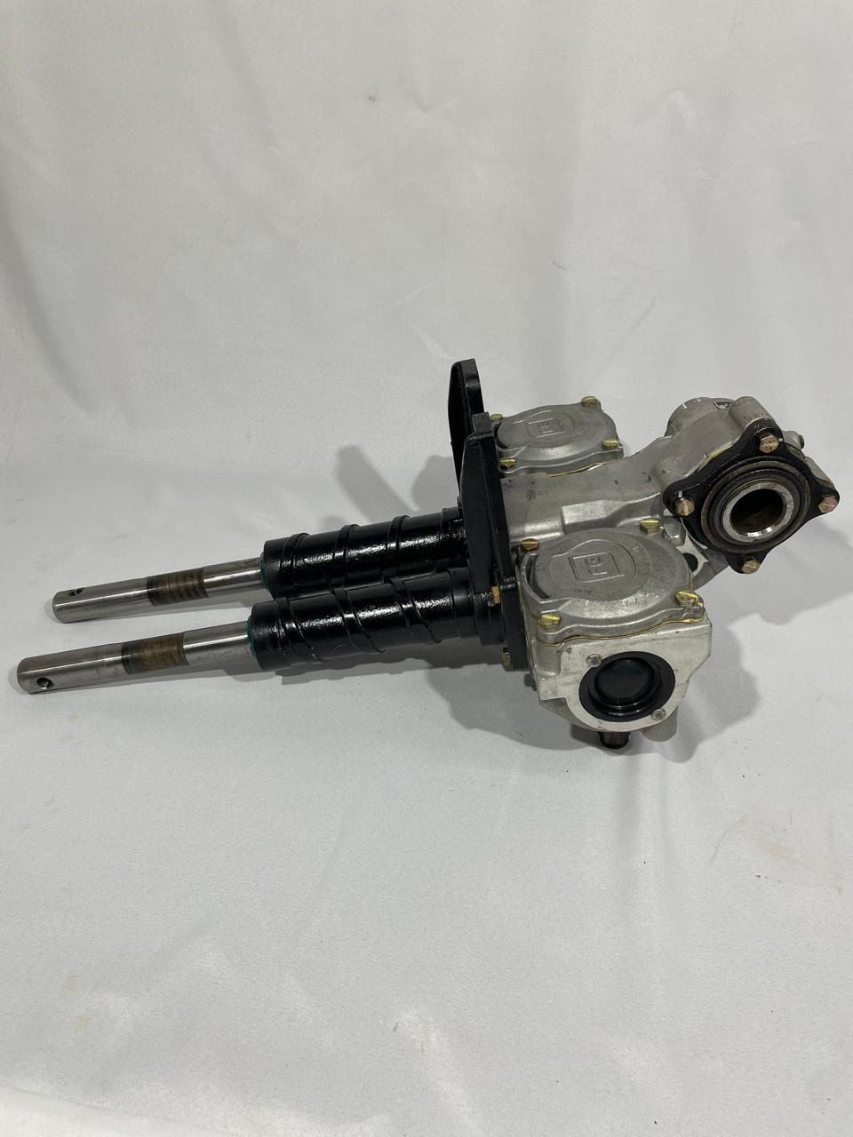 Z3956 - CAIXA DE TRANSMISSÃO - COLHEITADEIRA - GTS: 2301000032/2301000013